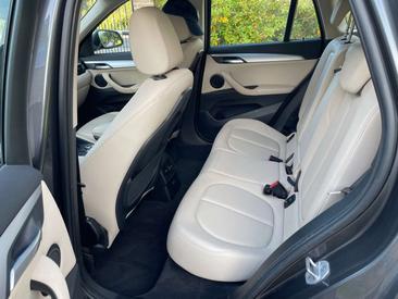 BMW X1 18d SDrive — photo 10