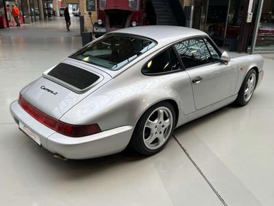 Porsche 911 Carrera 4