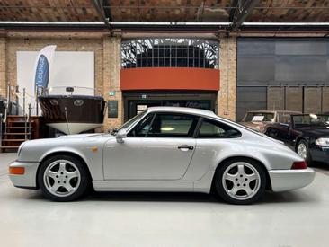 Porsche 911 Carrera 4 — photo 9