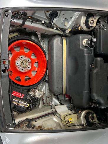 Porsche 911 Carrera 4 — photo 13