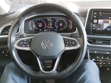 Volkswagen T-Roc 1.5 TSI — photo 8