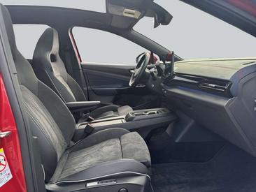 Volkswagen ID.5 Coupé SUV GTX 4MOTION — photo 11