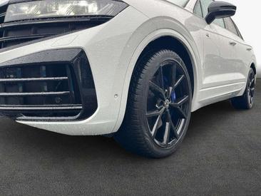 Volkswagen Touareg R EHybrid — photo 5