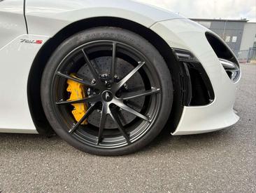 McLaren 720S Spider — photo 17