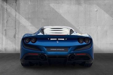 Ferrari F8 Tributo — photo 3