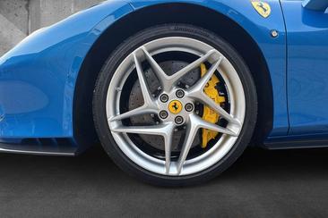 Ferrari F8 Tributo — photo 8
