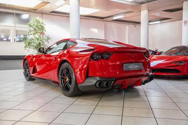 Ferrari 812 Superfast — photo 4