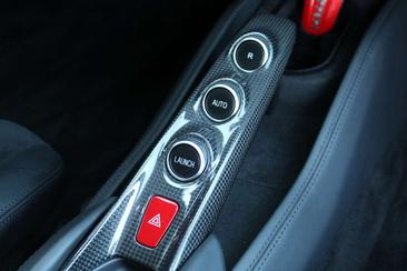 Ferrari F8 Tributo — photo 17