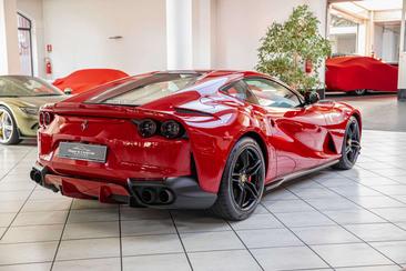 Ferrari 812 Superfast — photo 6