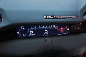 Ferrari 812 Superfast — photo 11