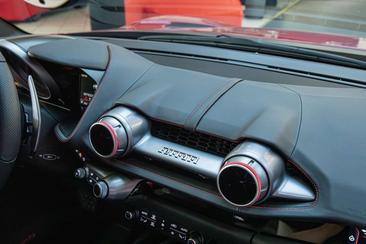 Ferrari 812 Superfast — photo 13