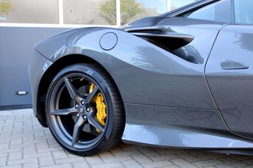 Ferrari F8 Tributo — photo 29