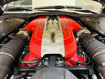Ferrari 812 Superfast — photo 4