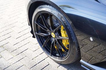 Ferrari 812 Superfast — photo 34