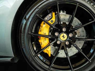 Ferrari 812 Superfast — photo 9