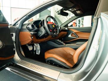 Ferrari 812 Superfast — photo 14