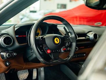 Ferrari 812 Superfast — photo 16