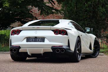Ferrari 812 Superfast — photo 6