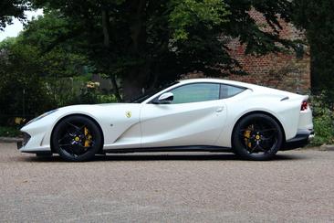 Ferrari 812 Superfast — photo 8