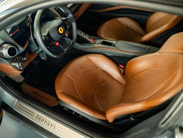 Ferrari 812 Superfast — photo 21