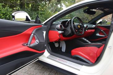 Ferrari 812 Superfast — photo 12