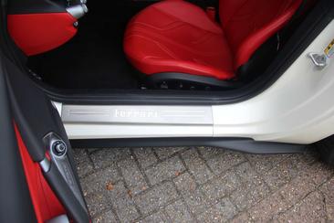 Ferrari 812 Superfast — photo 14