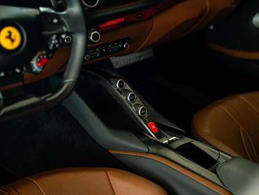 Ferrari 812 Superfast — photo 25