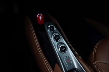 Ferrari F8 Tributo — photo 19