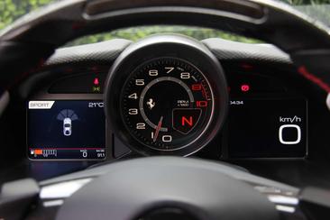 Ferrari 812 Superfast — photo 41