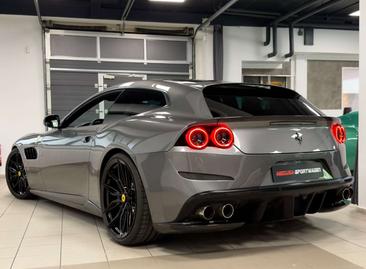 Ferrari GTC4Lusso — photo 5
