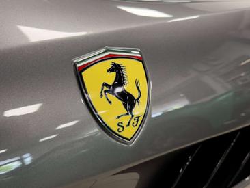Ferrari GTC4Lusso — photo 18