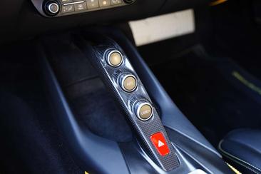 Ferrari 812 Superfast — photo 21
