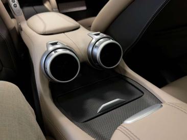 Ferrari GTC4Lusso — photo 34