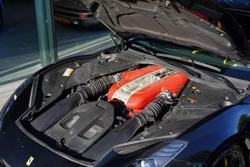 Ferrari 812 Superfast — photo 28