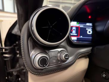 Ferrari GTC4Lusso — photo 49