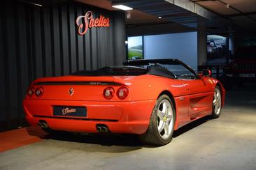 Ferrari F355 Spider — photo 25