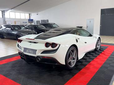 Ferrari F8 — photo 5