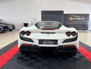 Ferrari F8 — photo 7