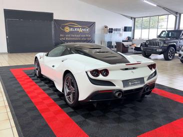 Ferrari F8 — photo 9