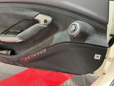 Ferrari F8 — photo 20