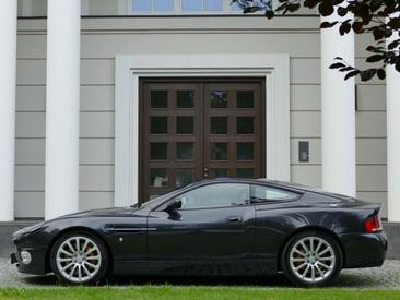 Aston Martin Vanquish V12 — photo 3