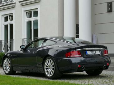 Aston Martin Vanquish V12 — photo 4