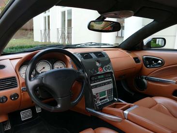 Aston Martin Vanquish V12 — photo 5