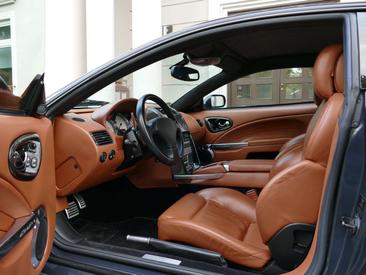 Aston Martin Vanquish V12 — photo 6