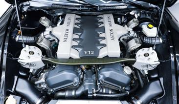 Aston Martin Vanquish V12 — photo 25