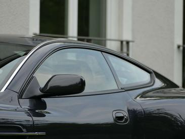 Aston Martin Vanquish V12 — photo 17