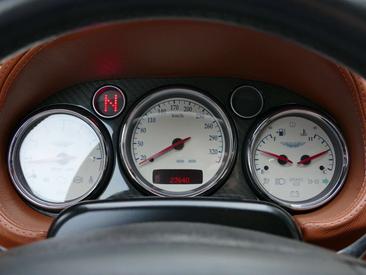 Aston Martin Vanquish V12 — photo 21