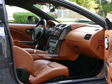 Aston Martin Vanquish V12 — photo 29