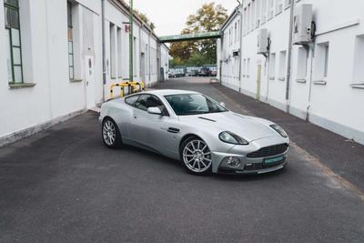 Aston Martin Vanquish V12 S