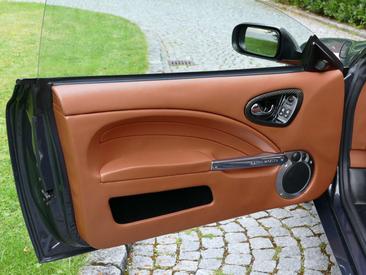 Aston Martin Vanquish V12 — photo 39